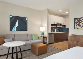 Staybridge Suites Rockford by IHG hotel thumbnail 6