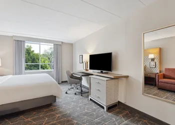 Holiday Inn Portsmouth by IHG hotel thumbnail 3
