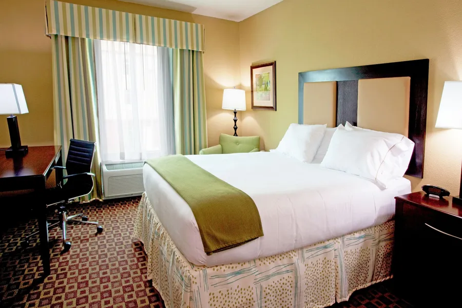 Holiday Inn Express & Suites Chaffee-Jacksonville West by IHG hotel detail image 2