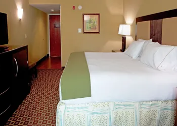 Holiday Inn Express & Suites Chaffee-Jacksonville West by IHG hotel thumbnail 3