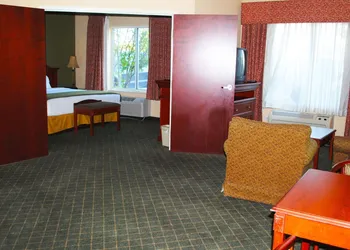 Magnuson Hotel Commerce hotel thumbnail 2