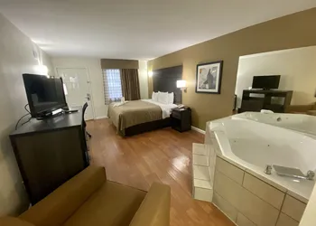 Quality Inn Branson - Hwy 76 Central hotel thumbnail 3
