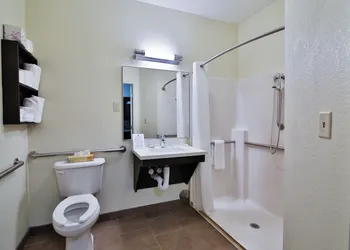 Candlewood Suites Bismarck by IHG hotel thumbnail 7