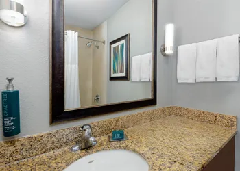 DoubleTree by Hilton Hotel West Palm Beach Airport hotel thumbnail 4