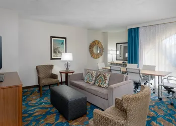DoubleTree by Hilton Hotel West Palm Beach Airport hotel thumbnail 6