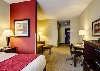 Comfort Suites Biloxi - Ocean Springs hotel thumbnail 6