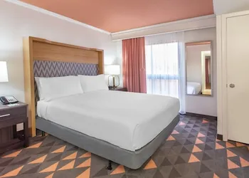 Holiday Inn & Suites Boca Raton - North by IHG hotel thumbnail 5