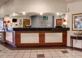 Quality Inn & Suites Clinton - Jackson West hotel thumbnail 2