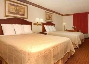 Quality Inn & Suites Clinton - Jackson West hotel thumbnail 6