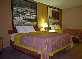 Super 8 by Wyndham Fort Chiswell/Wytheville Area hotel thumbnail 6