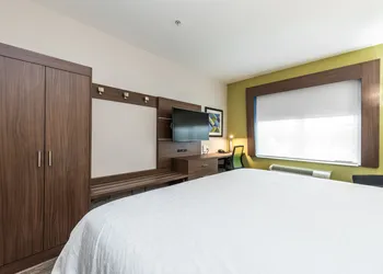 Holiday Inn Express & Suites Lagrange I-85 by IHG hotel thumbnail 2