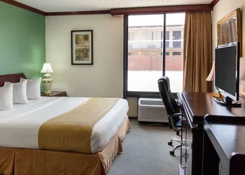 Quality Inn Shreveport Airport hotel thumbnail 8
