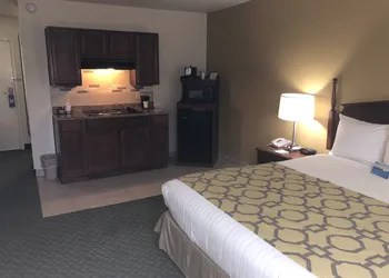 Baymont by Wyndham Kokomo hotel thumbnail 5