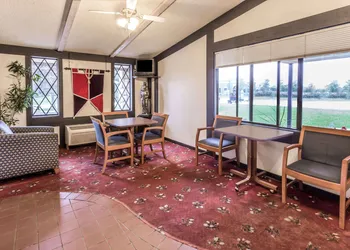 Knights Inn Racine hotel thumbnail 2