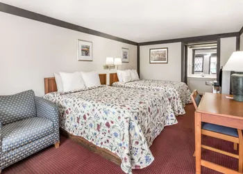 Knights Inn Racine hotel thumbnail 5
