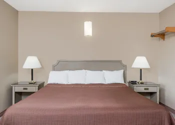 London Travel Inn hotel thumbnail 5
