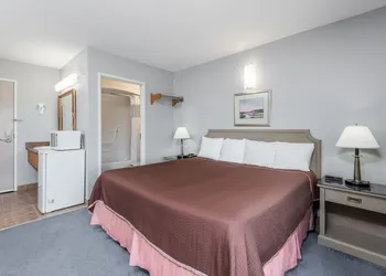 London Travel Inn hotel thumbnail 6