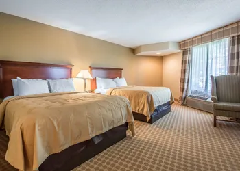 Quality Inn & Suites East Troy I-43 hotel thumbnail 8
