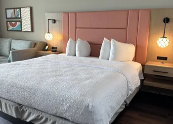 Hampton Inn Virginia Beach-Oceanfront South hotel thumbnail 7