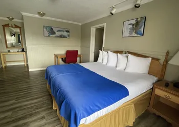 Studio 9 Fort Bragg, LLC. hotel thumbnail 3