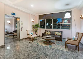 Days Inn by Wyndham Santa Monica hotel thumbnail 3