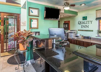 Quality Inn Hemet - San Jacinto hotel thumbnail 2