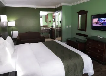Quality Inn Hemet - San Jacinto hotel thumbnail 5