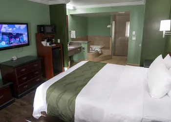 Quality Inn Hemet - San Jacinto hotel thumbnail 8