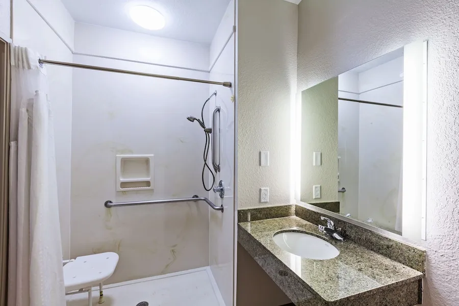 Holiday Inn Express & Suites Tulsa S Broken Arrow Hwy 51 by IHG hotel detail image 2