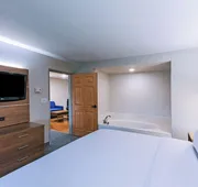 Holiday Inn Express & Suites Tulsa S Broken Arrow Hwy 51 by IHG hotel detail image 3