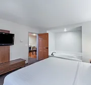 Holiday Inn Express & Suites Tulsa S Broken Arrow Hwy 51 by IHG hotel detail image 5