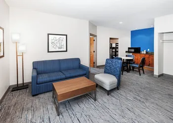 Holiday Inn Express & Suites Tulsa S Broken Arrow Hwy 51 by IHG hotel thumbnail 7