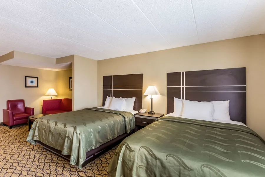 Quality Suites Milwaukee Airport hotel detail image 6