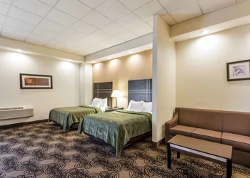 Quality Suites Milwaukee Airport hotel thumbnail 7