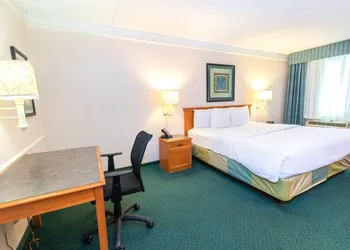 La Quinta Inn by Wyndham Clute Lake Jackson hotel thumbnail 6