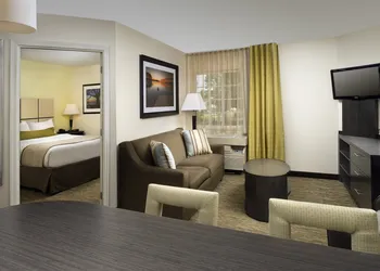 Candlewood Suites Richmond-South by IHG hotel thumbnail 4