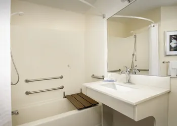 Candlewood Suites Richmond-South by IHG hotel thumbnail 5