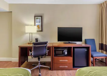 Comfort Inn St Petersburg North hotel thumbnail 5