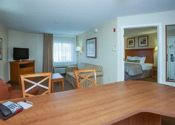 Candlewood Suites Richmond Airport by IHG hotel thumbnail 3