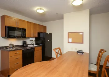 Candlewood Suites Richmond Airport by IHG hotel thumbnail 8
