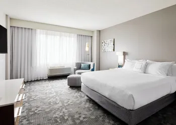 Courtyard by Marriott Milwaukee Downtown hotel thumbnail 8