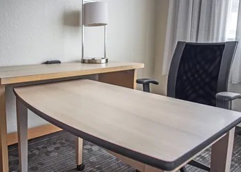 Courtyard by Marriott Columbus Downtown hotel thumbnail 7