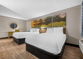 Days Inn by Wyndham Birmingham/West hotel thumbnail 4