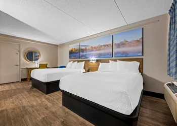 Days Inn by Wyndham Birmingham/West hotel thumbnail 8