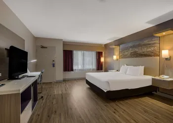 Best Western Diamond Bar Hotel & Suites hotel thumbnail 6
