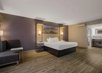 Best Western Diamond Bar Hotel & Suites hotel thumbnail 7
