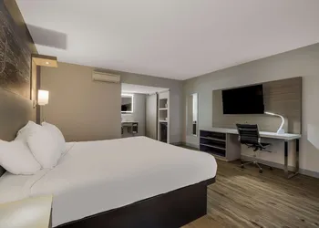 Best Western Diamond Bar Hotel & Suites hotel thumbnail 8