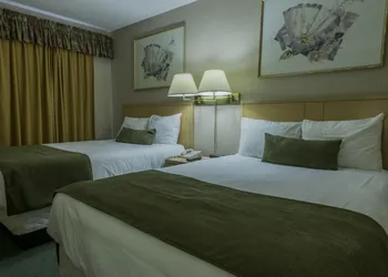 Howard Johnson by Wyndham Downtown Kamloops hotel thumbnail 2