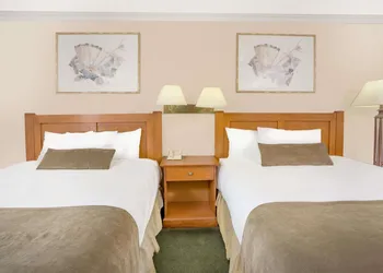 Howard Johnson by Wyndham Downtown Kamloops hotel thumbnail 6