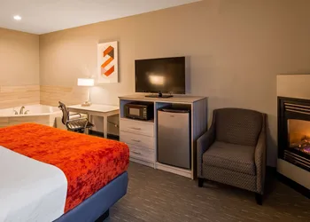 Best Western Plus New Cumberland Inn & Suites hotel thumbnail 6